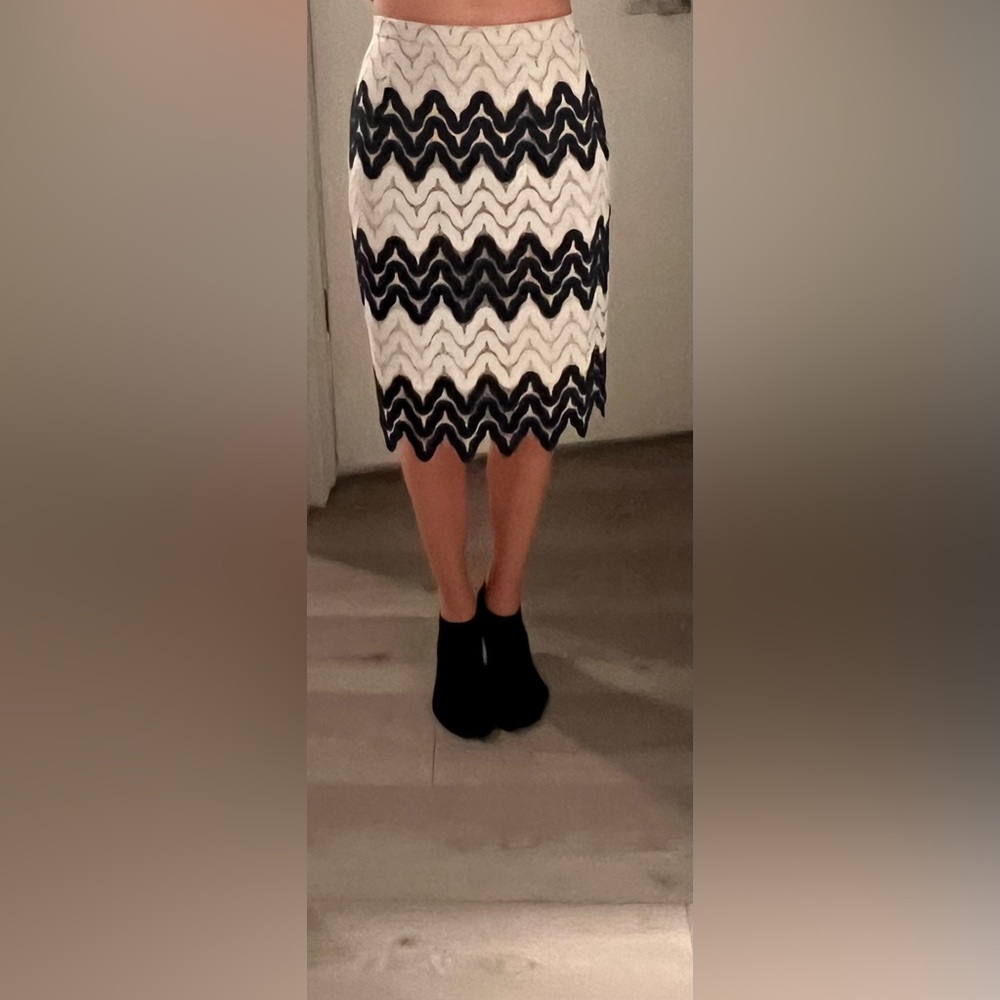 BCBG MAXAZRIA Crochet White and Navy Blue Skirt